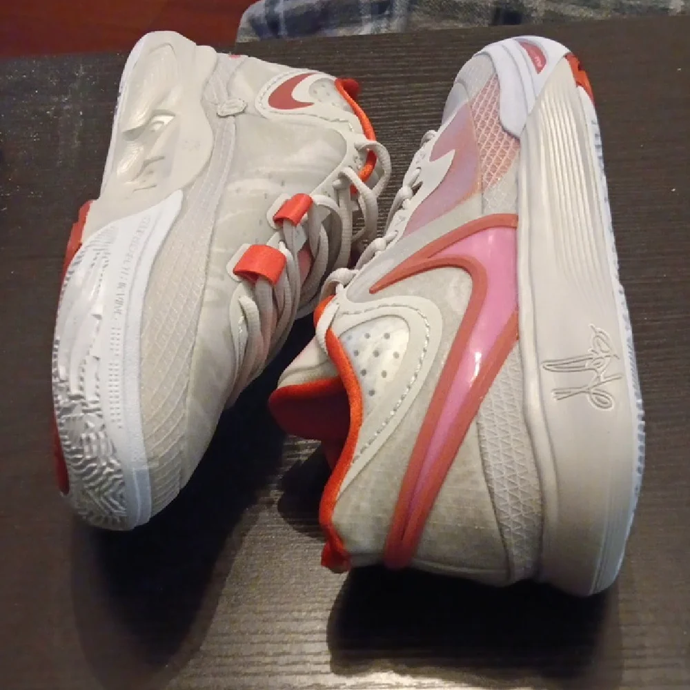 Nike Kyrie 8 "Light Bone Picante Red" (2022) Mens SZ 11.5 NWOB - Picture 8 of 9